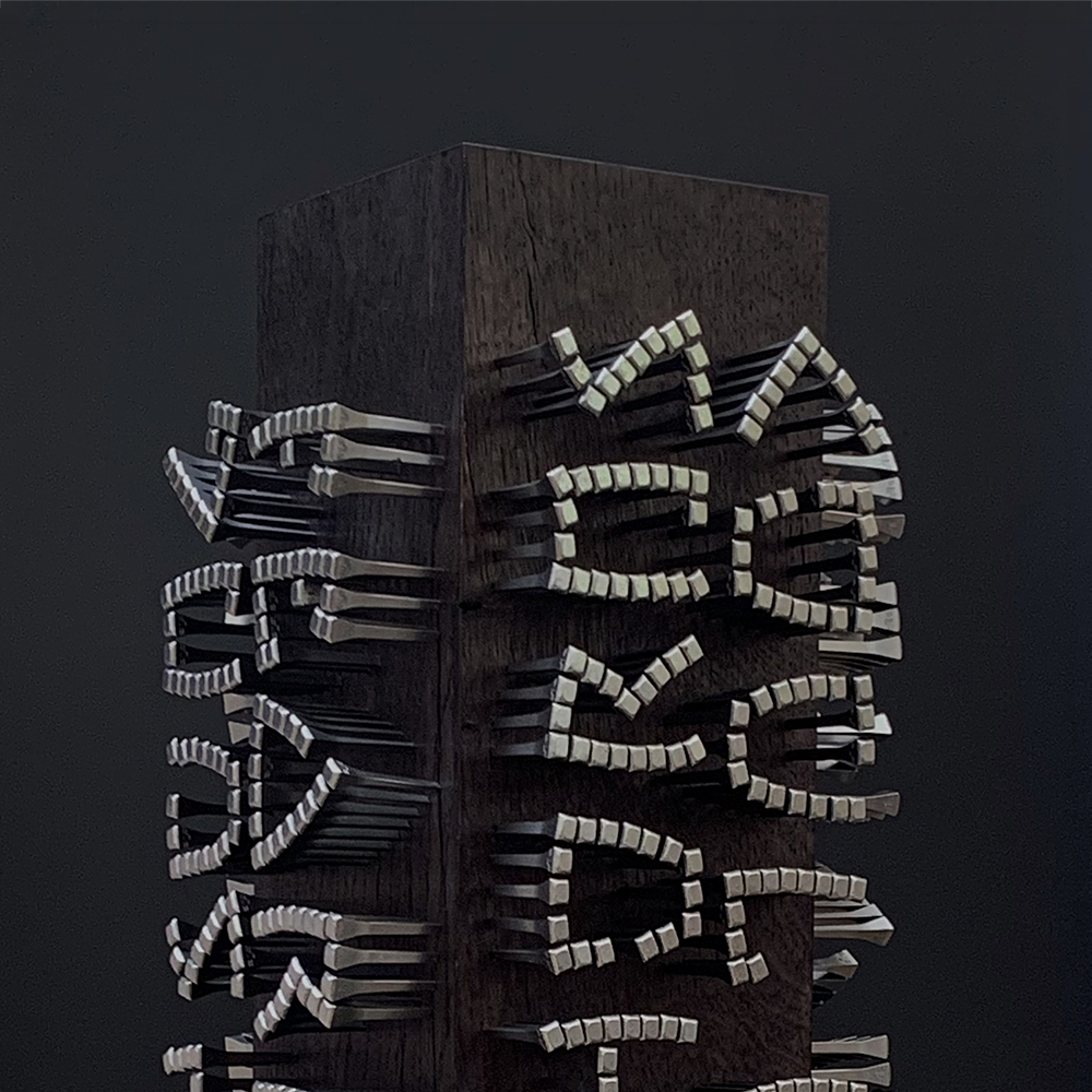 Robbie Schneider - Lettering piece horseshoe nails - Lettering artist - home copy