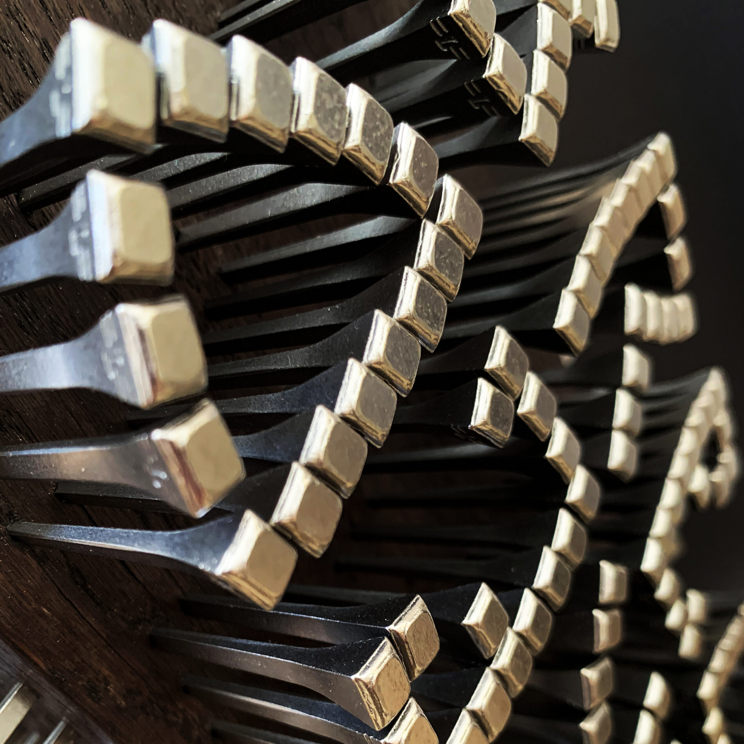 Robbie Schneider - Lettering piece horseshoe nails - Lettering artist